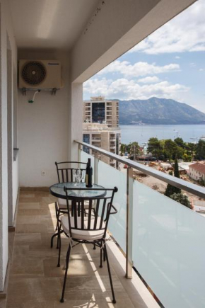 Koi Town Heart, Budva